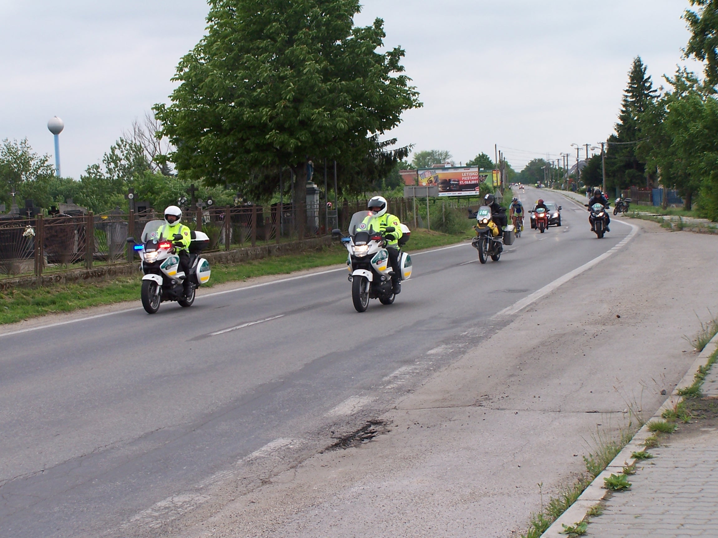 Fotogaléria Medzinárodné cyklistické preteky okolo Slovenska - prejazd cez obec Branč (6) Medzinárodné cyklistické preteky okolo Slovenska - prejazd cez obec Branč
